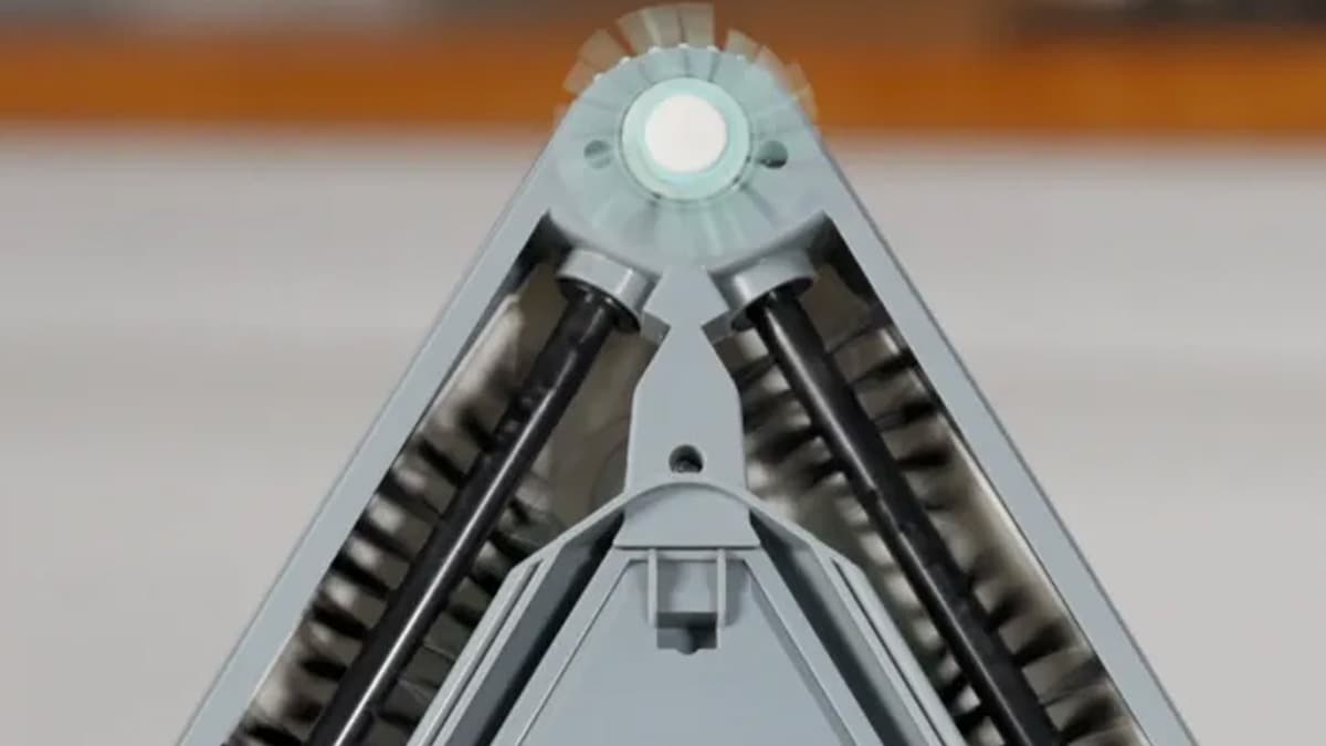 Zippi electric sweeper collecting crumbs